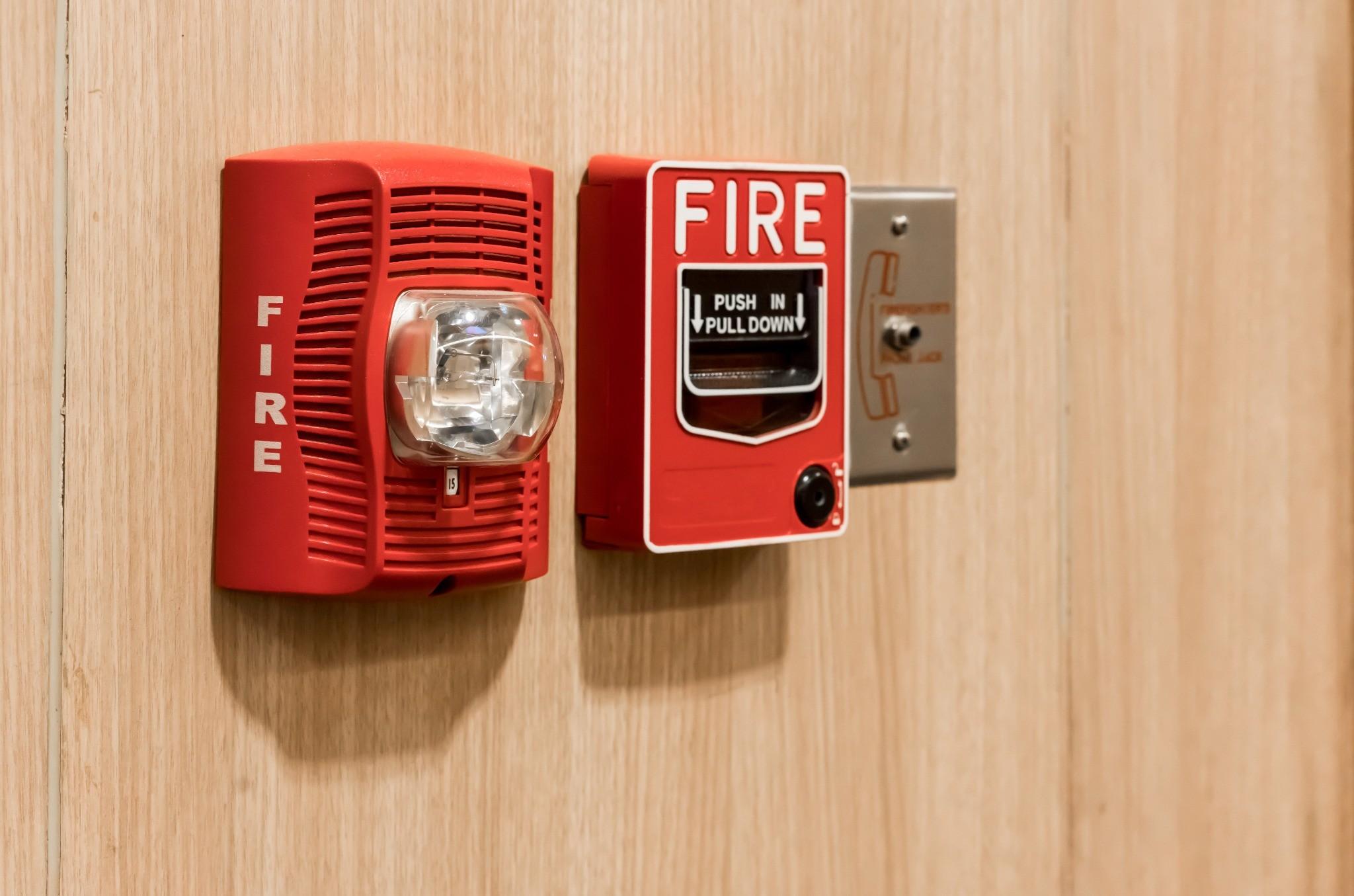 Commercial fire alarm horn strobe and manual pull station